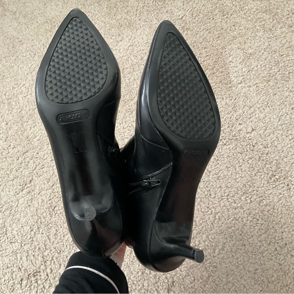 Aerosoles Epigram Pointed Toe Heeled Bootie, Size 10 - Picture 5 of 8
